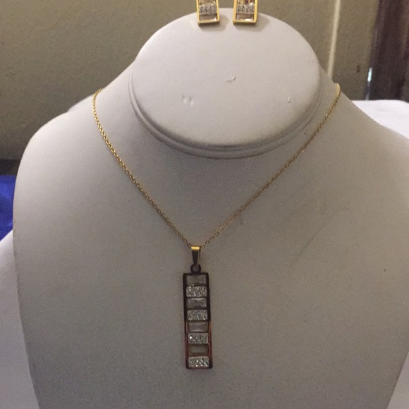 Unique set - Picture 2 of 5